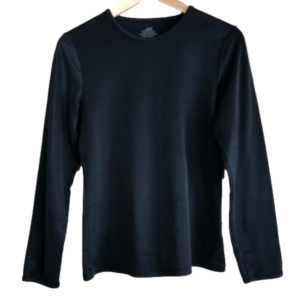 𝅺CHILL Chasers by Cuddl Duds base layer top size M
